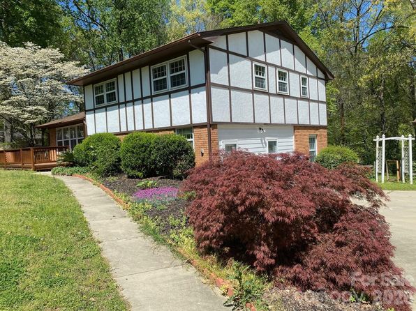 2311 Laurelwood Cir, Charlotte, NC