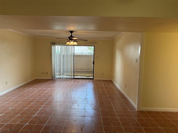 8419 Hearth Dr APT 1, Houston, TX