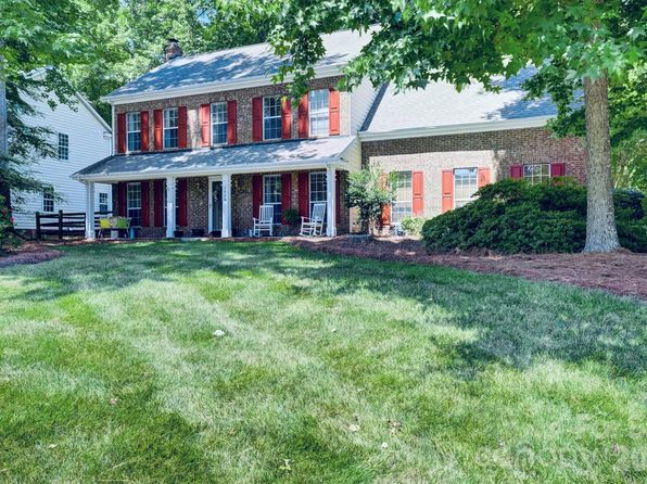 2908 Pinewood Hill Dr, Matthews, NC